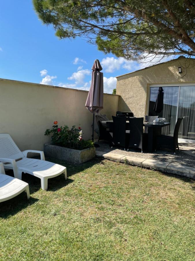 Piscine ET JACUZZI ST GEORGES DE DIDONNE a 1km de la plage Saint-Georges-de-Didonne Extérieur photo